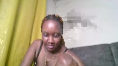 queen online show from April 3, 2026, 7:12 pm