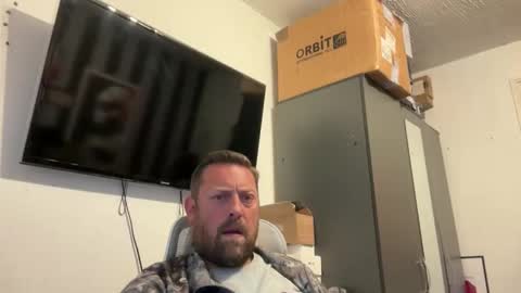 Snapshot of junky345 chatting on May 9, 2026, 6:35 pm Junky online show from May 9, 2026, 6:35 pm