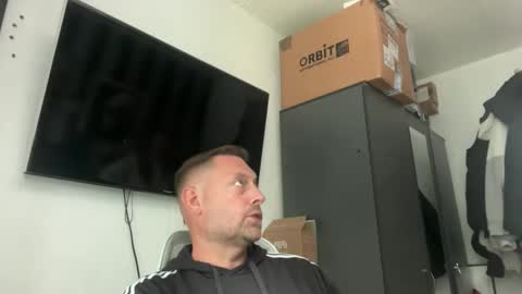 Snapshot of junky345 chatting on June 7, 2026, 2:32 pm Junky online show from June 7, 2026, 2:32 pm
