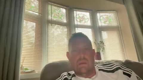 Snapshot of junky345 chatting on June 11, 2026, 6:33 am Junky online show from June 11, 2026, 6:33 am