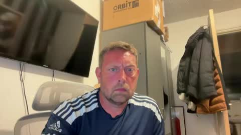 Snapshot of junky345 chatting on June 28, 2026, 9:32 pm Junky online show from June 28, 2026, 9:32 pm
