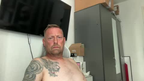Snapshot of junky345 chatting on July 3, 2026, 8:32 am Junky online show from July 3, 2026, 8:32 am
