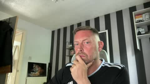 Snapshot of junky345 chatting on July 23, 2026, 1:31 pm Junky online show from July 23, 2026, 1:31 pm