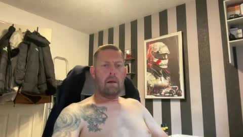 Snapshot of junky345 chatting on August 2, 2026, 4:27 pm Junky online show from August 2, 2026, 4:27 pm