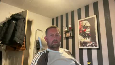 Snapshot of junky345 chatting on August 5, 2026, 5:49 pm Junky online show from August 5, 2026, 5:49 pm