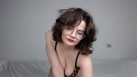 JunneWers online show from February 25, 2025, 4:42 pm