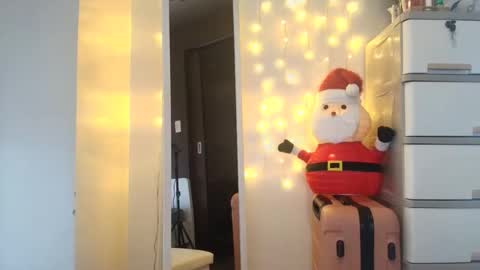 junovaughn online show from December 22, 2025, 1:24 am