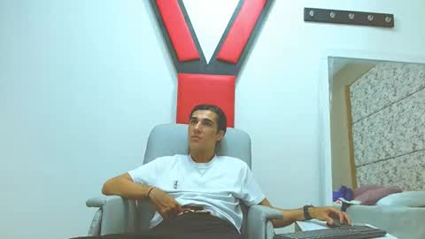 Jupiter online show from October 17, 2025, 6:43 pm