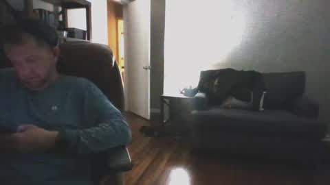 Snapshot of jusbeaz8722 chatting on December 6, 2024, 9:35 pm JustnSide Unexxst online show from December 6, 2024, 9:35 pm