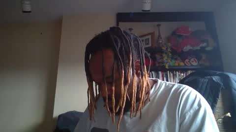 Snapshot of just2real chatting on April 4, 2026, 6:49 pm Real online show from April 4, 2026, 6:49 pm