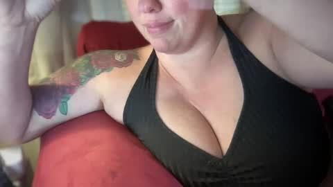 Snapshot of just4you101 chatting on December 25, 2024, 5:47 pm Flirty influncer online show from December 25, 2024, 5:47 pm