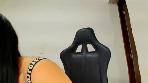 Snapshot of just_isa chatting on March 21, 2026, 9:18 pm Isa y Luci online show from March 21, 2026, 9:18 pm