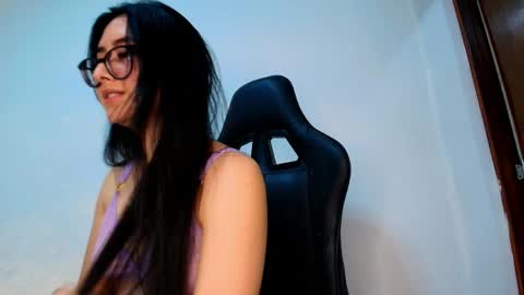 Snapshot of just_isa chatting on March 29, 2026, 11:38 pm Isa y Luci online show from March 29, 2026, 11:38 pm
