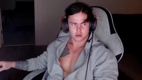 Snapshot of just_jayyyyy chatting on December 3, 2024, 3:09 am BlueEyedJayy online show from December 3, 2024, 3:09 am