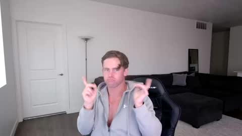 Snapshot of just_jayyyyy chatting on January 30, 2025, 10:41 pm BlueEyedJayy online show from January 30, 2025, 10:41 pm