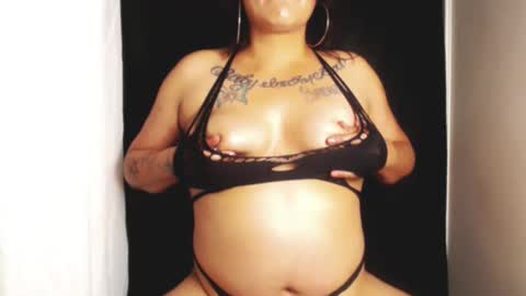 Snapshot of justagirlof chatting on May 25, 2026, 8:31 am Layla online show from May 25, 2026, 8:31 am