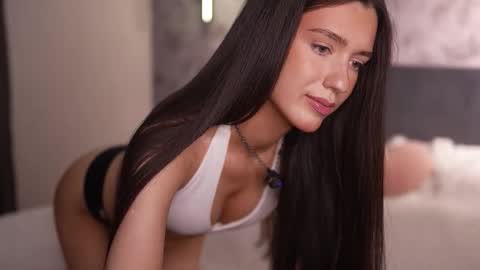 Snapshot of justbarbie_new_ chatting on November 15, 2025, 8:49 pm Katarina online show from November 15, 2025, 8:49 pm