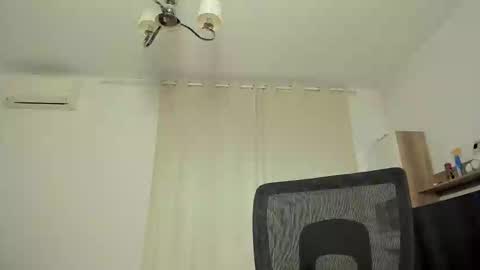 Snapshot of justchloex chatting on October 18, 2025, 6:05 am Chloe online show from October 18, 2025, 6:05 am