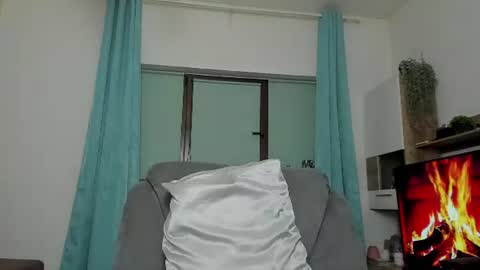 Chloe online show from June 13, 2026, 7:34 pm