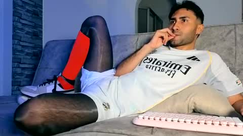 Snapshot of justdavid_ chatting on June 19, 2026, 11:08 pm David online show from June 19, 2026, 11:08 pm