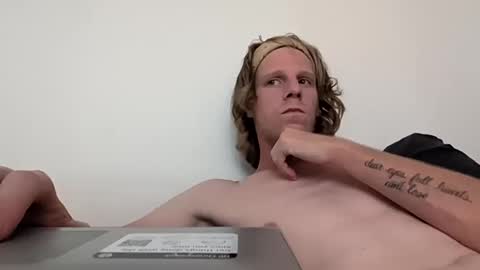 Snapshot of justhavingfun111 chatting on October 16, 2025, 12:44 am justhavingfun111 online show from October 16, 2025, 12:44 am