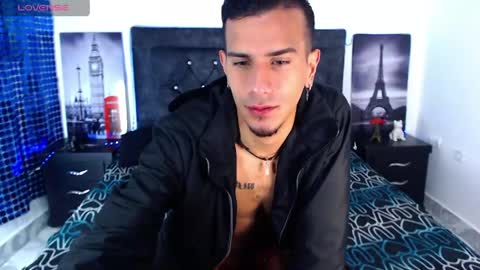 JUSTIN online show from April 22, 2026, 6:42 pm