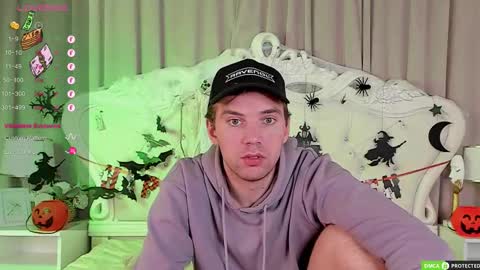 Snapshot of justin_reed chatting on October 31, 2025, 5:36 pm Arthur online show from October 31, 2025, 5:36 pm