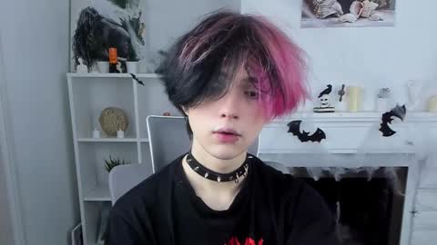 JUSTIN online show from November 2, 2025, 12:40 pm