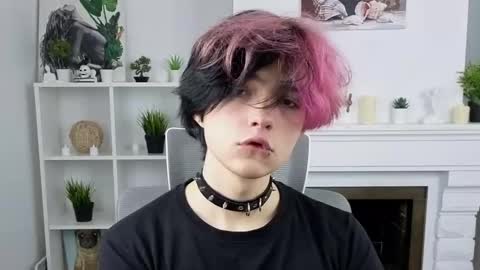 JUSTIN online show from November 8, 2025, 12:27 pm