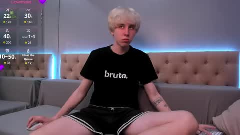 justTEEN online show from May 18, 2026, 10:32 am