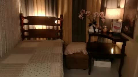 Snapshot of justine_hunk chatting on October 5, 2025, 6:12 am justine_hunk online show from October 5, 2025, 6:12 am