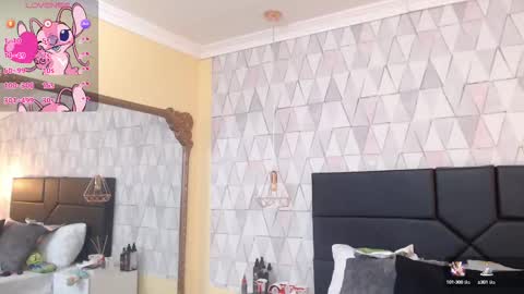 Justine online show from February 19, 2025, 4:12 am