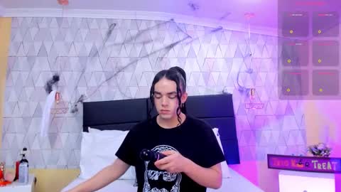 Justine online show from November 2, 2025, 3:42 am