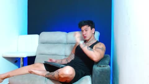 justinfuller_31 online show from February 14, 2026, 7:43 pm