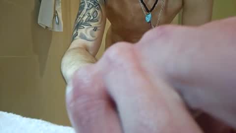 Snapshot of justing2324 chatting on March 6, 2025, 2:51 am Justin online show from March 6, 2025, 2:51 am