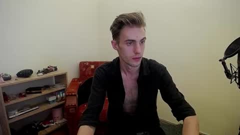 Snapshot of justinnordick chatting on August 2, 2026, 9:19 am Hologram Guy online show from August 2, 2026, 9:19 am