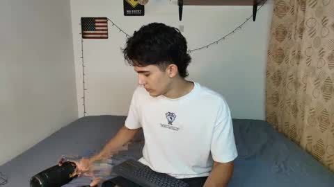 Snapshot of justinsinner1 chatting on February 7, 2025, 10:09 pm justinsinner1 online show from February 7, 2025, 10:09 pm