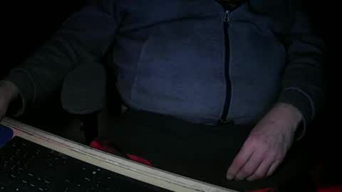 Snapshot of justme39057 chatting on January 14, 2026, 5:18 pm Justme39057 online show from January 14, 2026, 5:18 pm