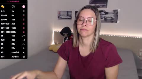 Julie online show from September 23, 2025, 4:04 am