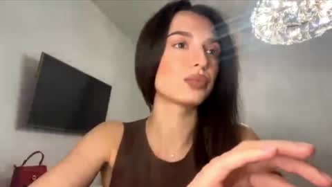 justoliviamoon online show from July 27, 2026, 10:17 pm