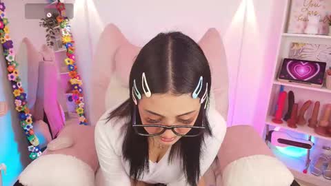 Emy online show from January 11, 2026, 12:26 am