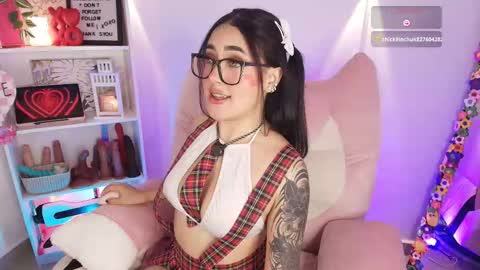 Snapshot of justonecute chatting on February 15, 2026, 1:24 am Emy online show from February 15, 2026, 1:24 am