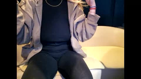 Ana online show from September 30, 2025, 5:01 am