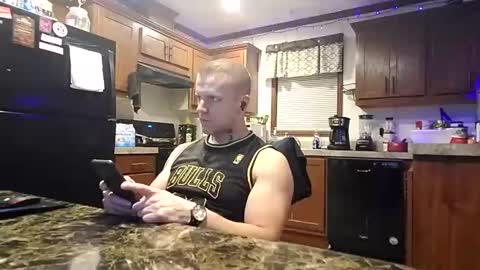 justus0624 online show from October 9, 2025, 3:04 am