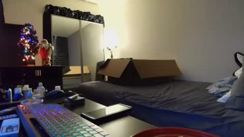 Eetantungfuk Mias online show from December 17, 2024, 9:27 pm