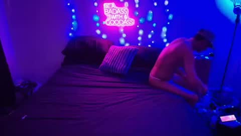 Eetantungfuk Mias online show from January 18, 2025, 4:10 pm