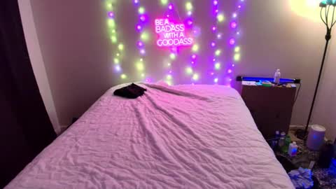 Eetantungfuk Mias online show from January 24, 2025, 6:35 am