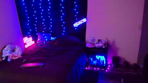 Eetantungfuk Mias online show from February 4, 2025, 4:08 pm