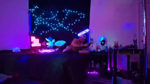 Eetantungfuk Mias online show from February 11, 2025, 12:48 pm