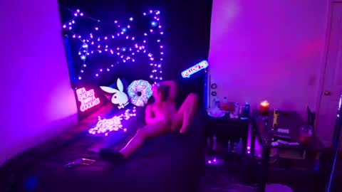 Eetantungfuk Mias online show from February 12, 2025, 2:32 pm